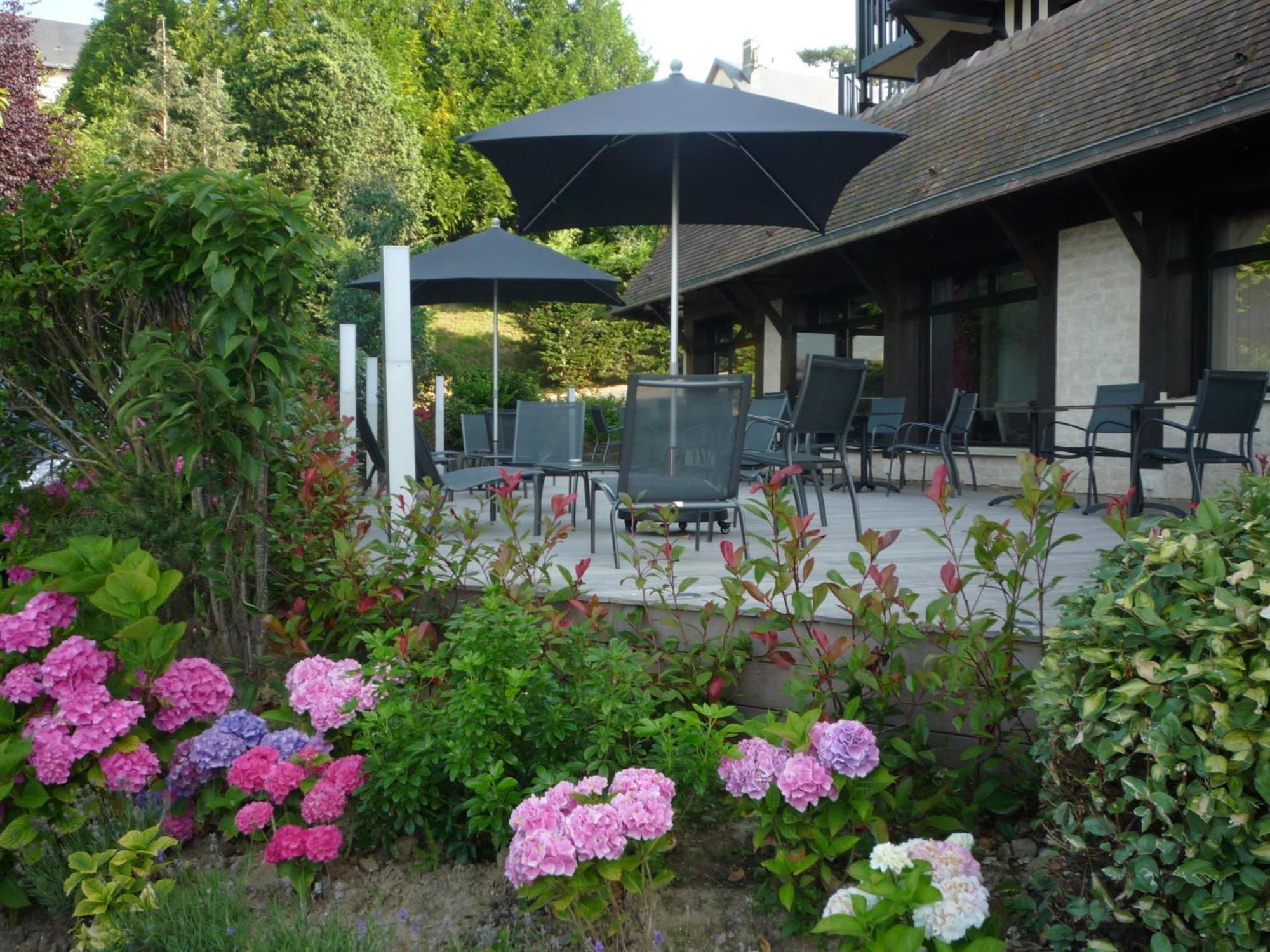 Best Western Plus Hostellerie Du Vallon Trouville-sur-mer Exteriör bild
